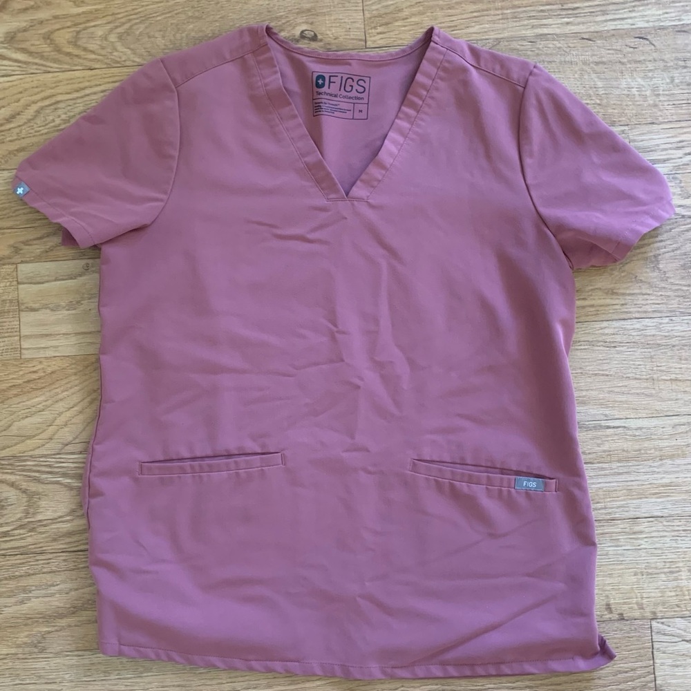 Medium Three pocket scrub top with Medium Yola skinny pants Figs Scrub Set